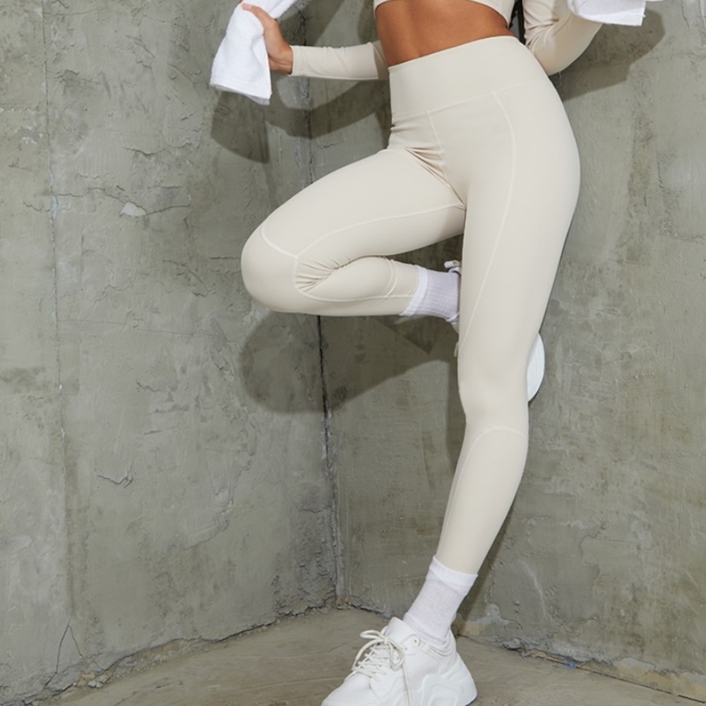 PLT Cream Leggings